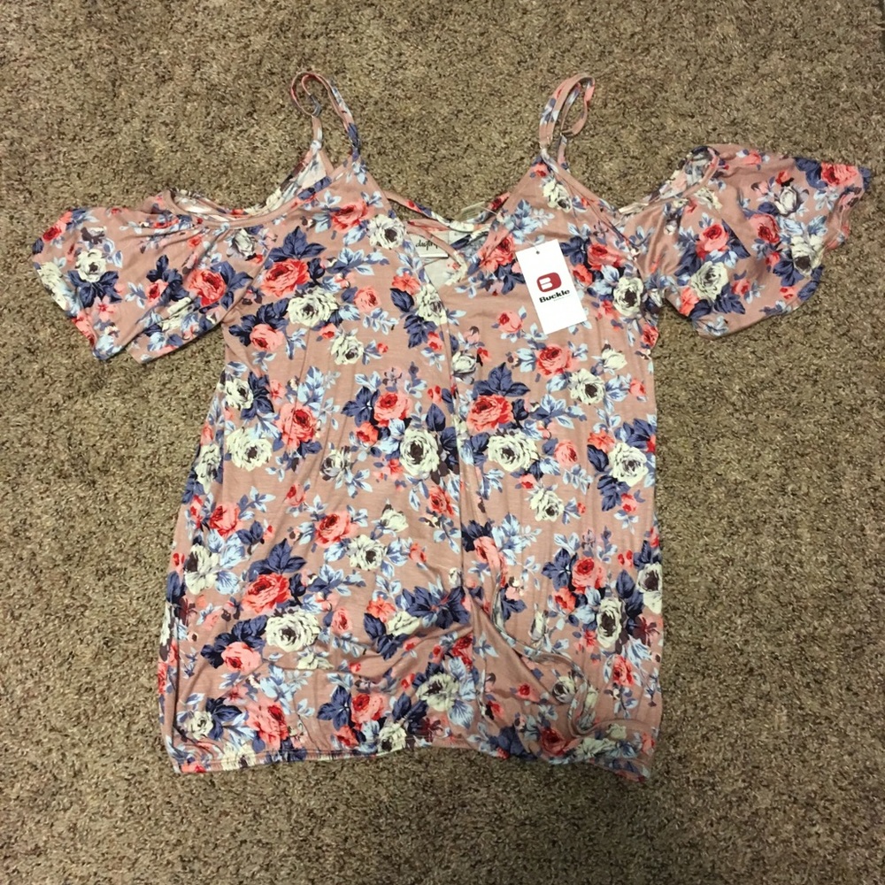 Daytrip sold by Buckle fashion shirt.